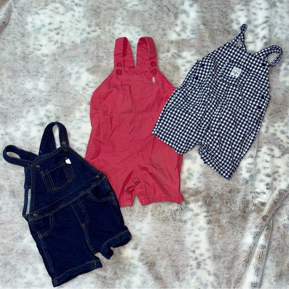 Carters Shorts Bib 12-18 months